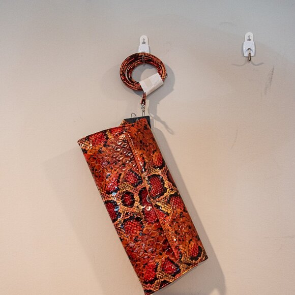 clutch purse with shoulder strap new with tags - Picture 1 of 2